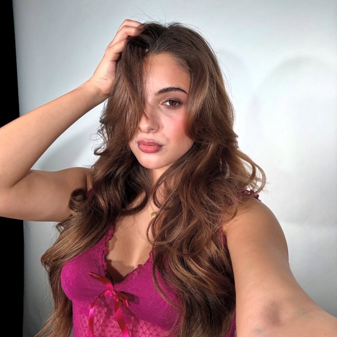 Camila Rocha profile