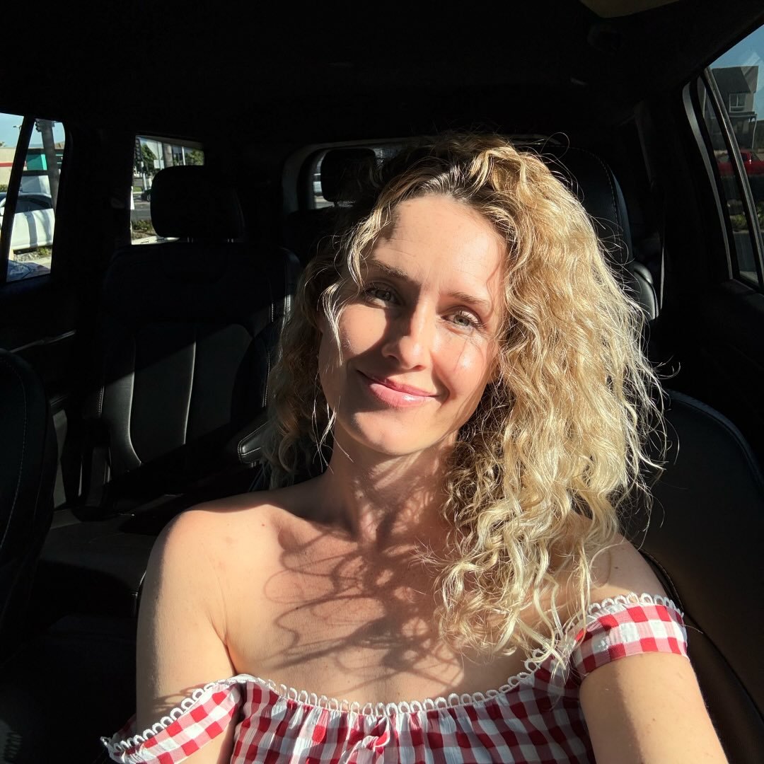 nicolehanold profile