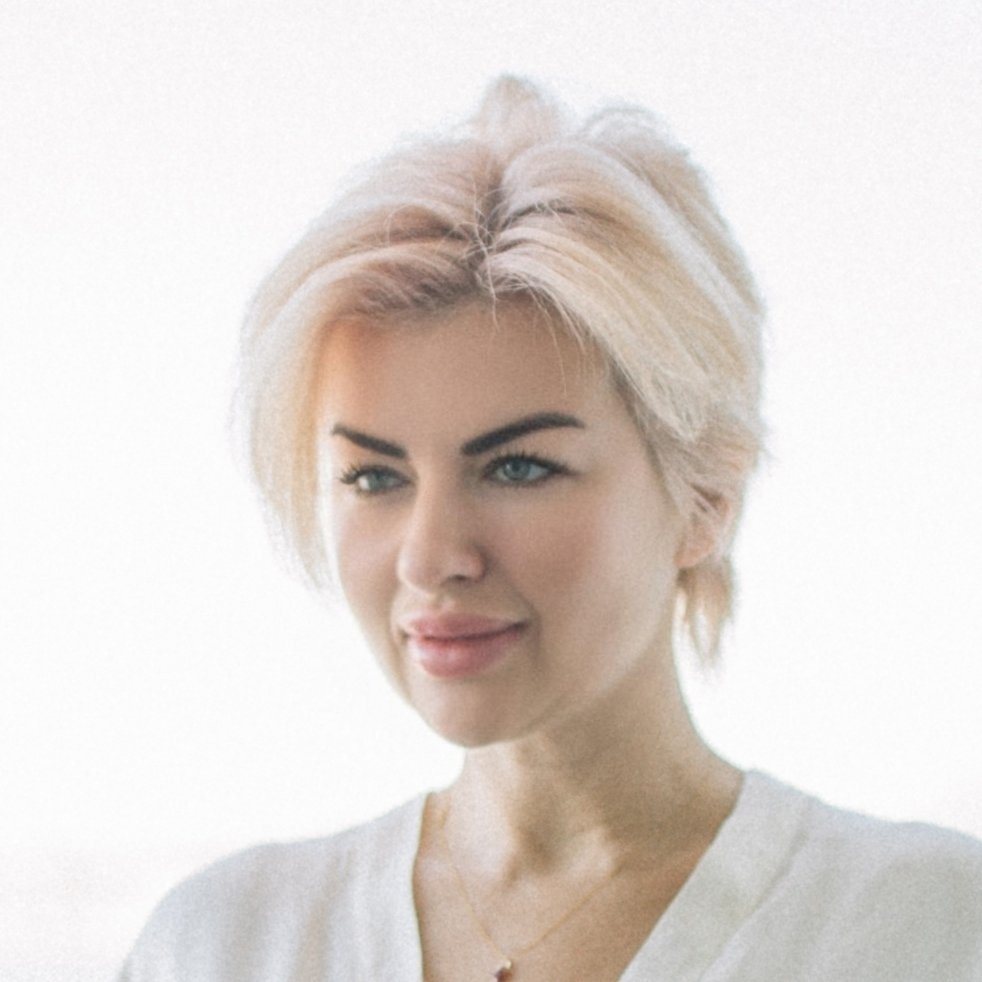 Lora Damsky profile