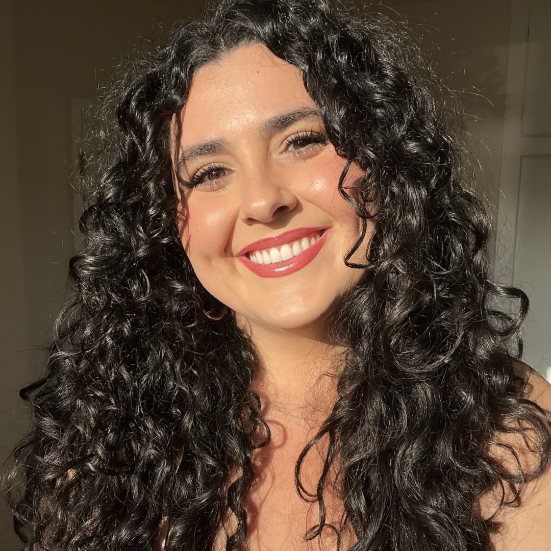Demi Mundo profile