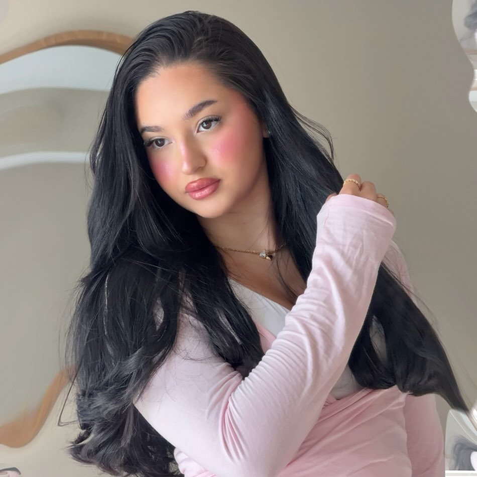 Esthefany Alvarez profile