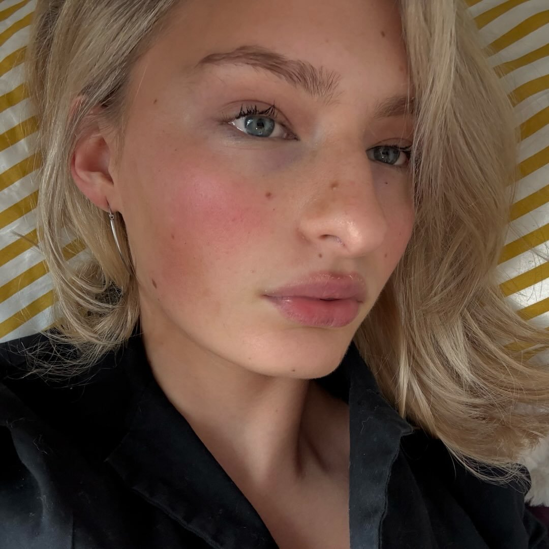 Julia Mecey profile