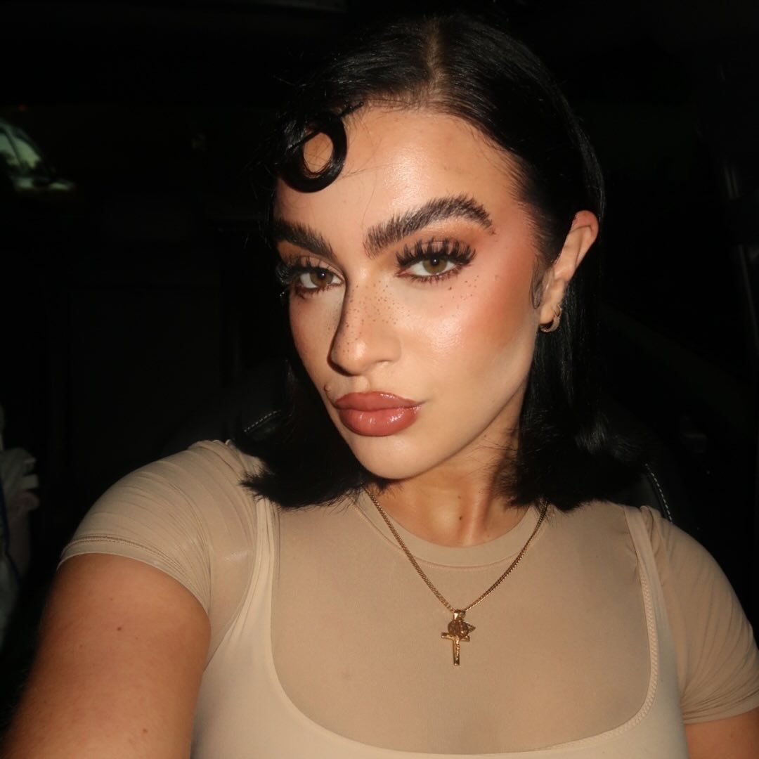 Arianna Rene Wardrobe Stylist profile