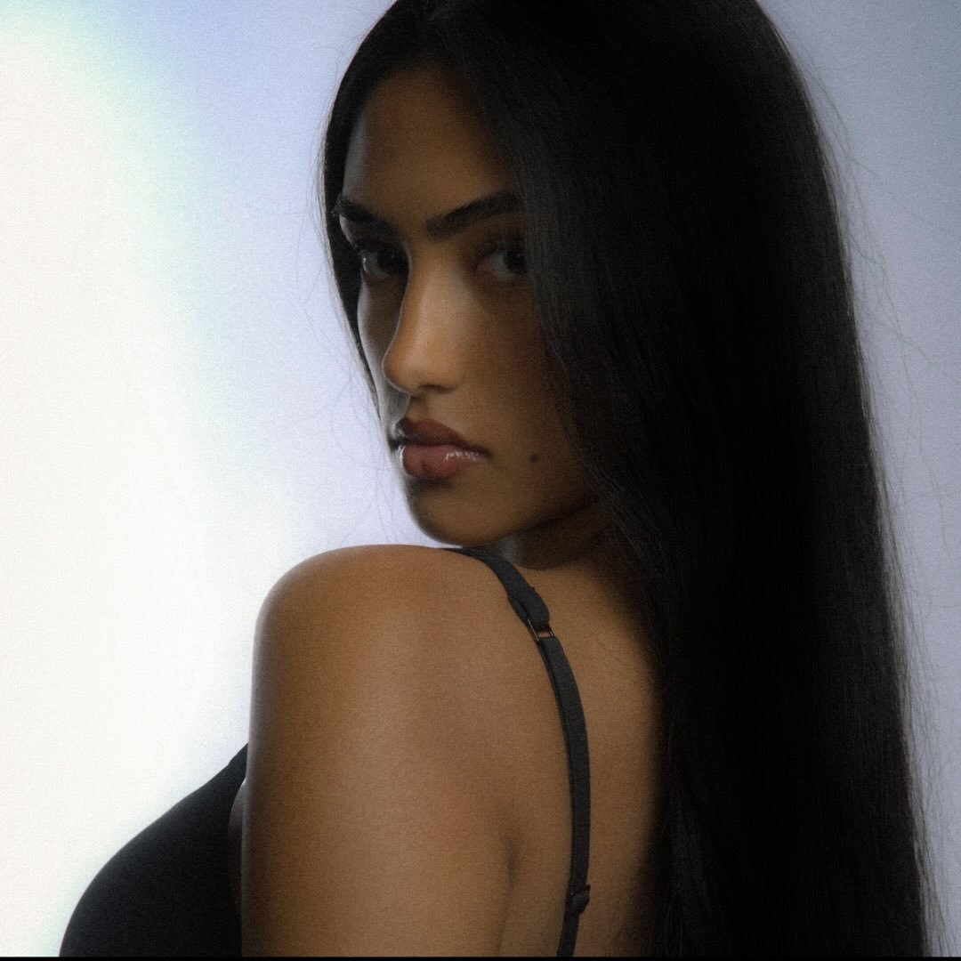 Hansinee profile