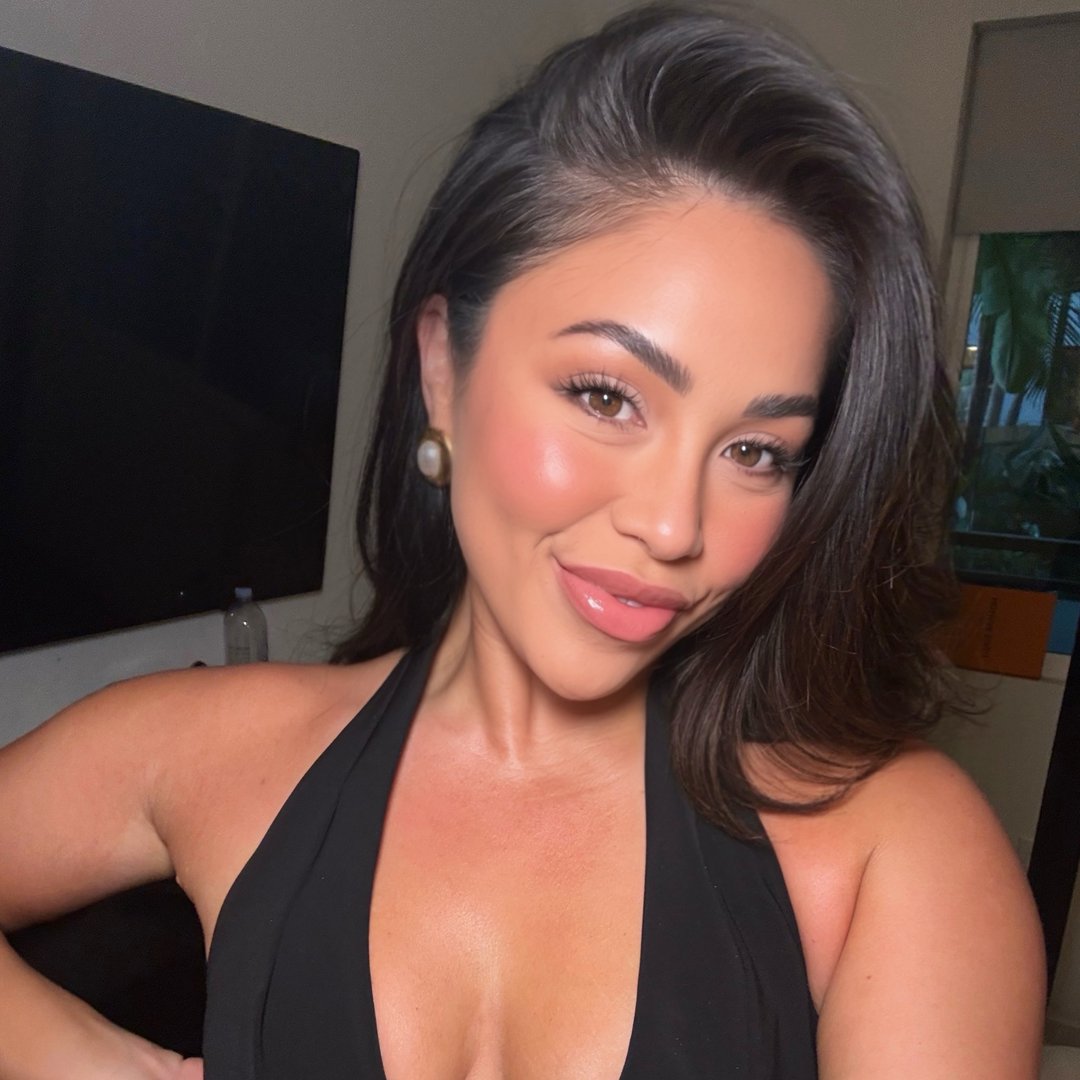 Mia B profile